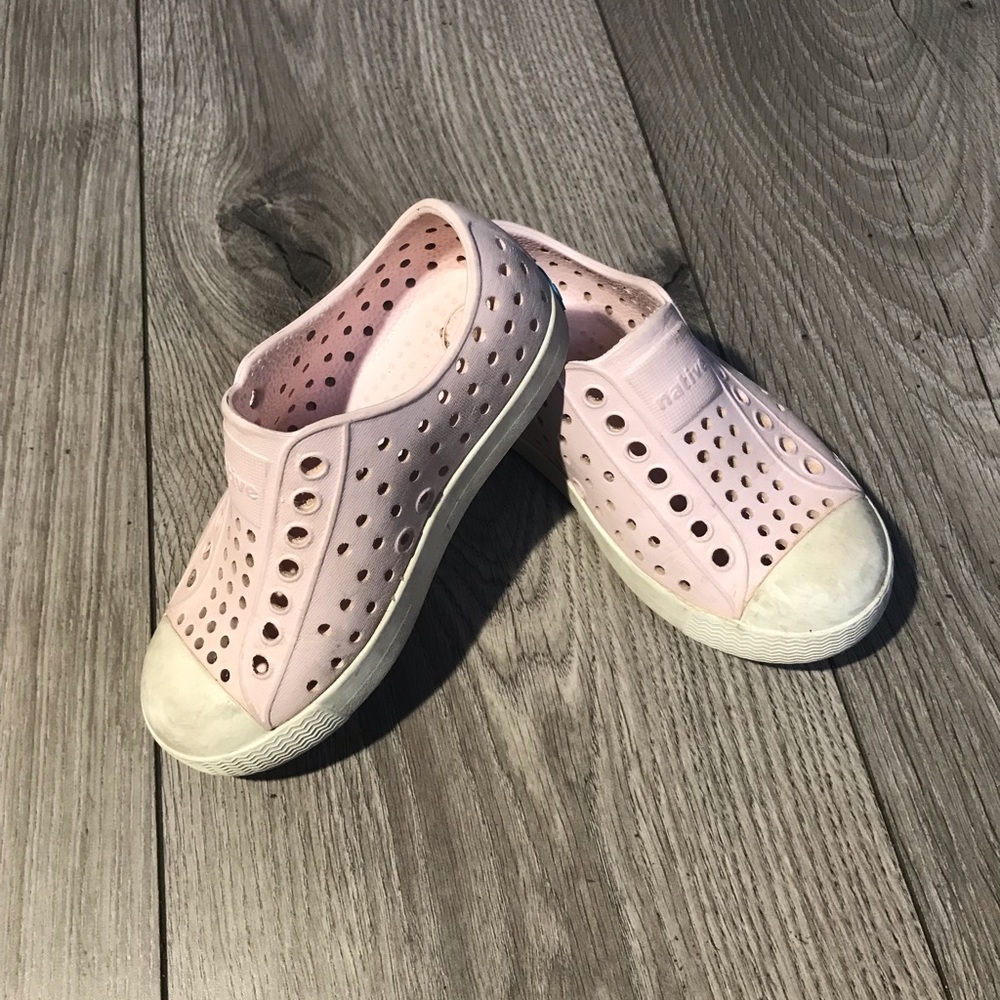 Native shoes size 8
